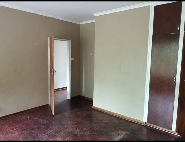 3 BEDROOM HOUSE RENTED IN BISLEY